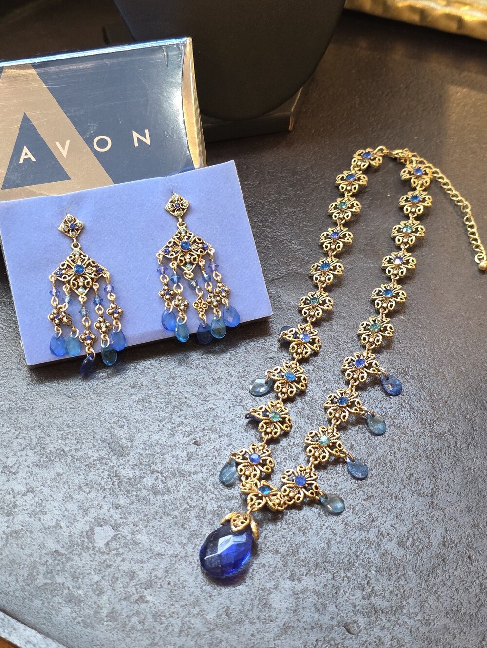Vintage Avon Blue Briolette Demi-Parure Necklace & Clip-On Earrings Set - Picture 2 of 13